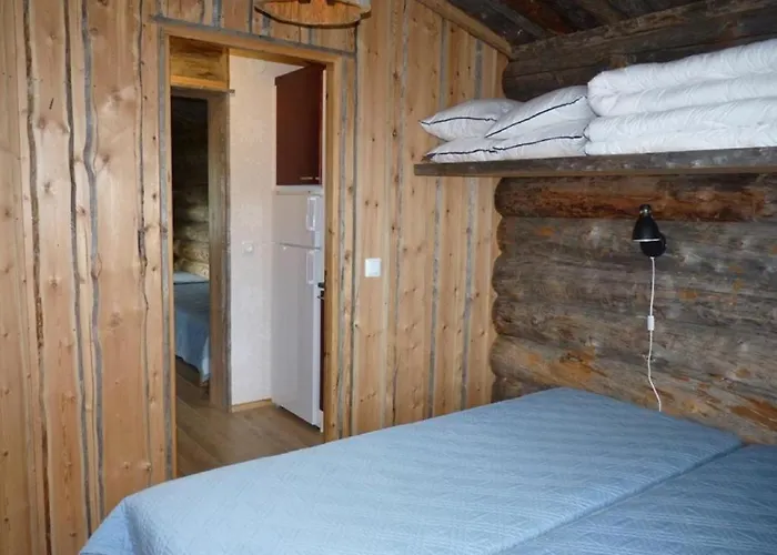 Karhujaerven Kelopirtit 木屋 Karhujarvi